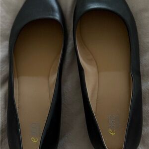 Avery Black Leather Slip-On Loafer Flat 11 Wide
